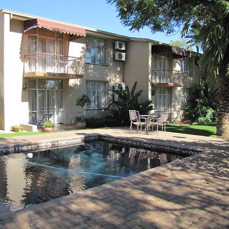 Jacaranda Lodge ポロクワネ エクステリア 写真