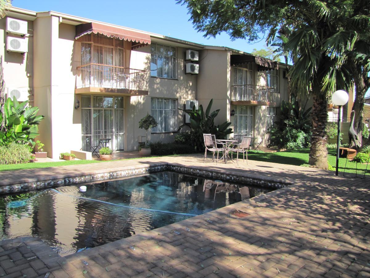 Jacaranda Lodge ポロクワネ エクステリア 写真