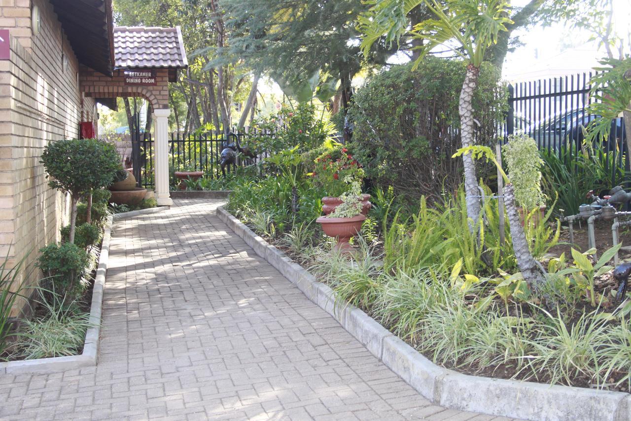 Jacaranda Lodge ポロクワネ エクステリア 写真